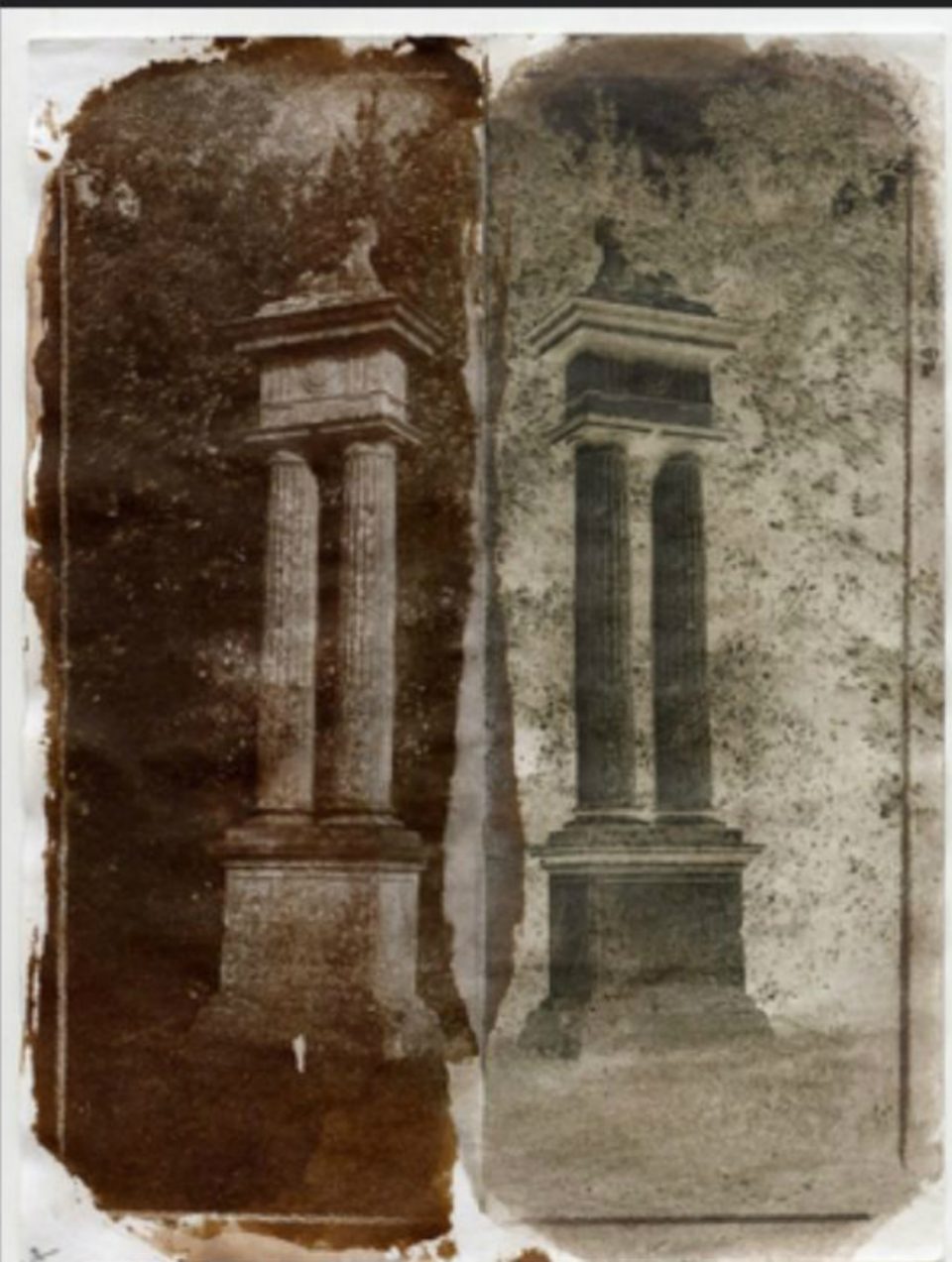 Columns with a sphinx in the Lacock Abbey, ©Claudio Santambrogio
